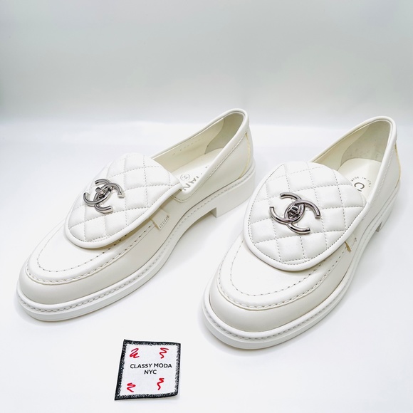 ❌❌ SOLD Chanel NIB Loafers White Leather Quilted Silver Turnlock CC Logo - Picture 8 of 12